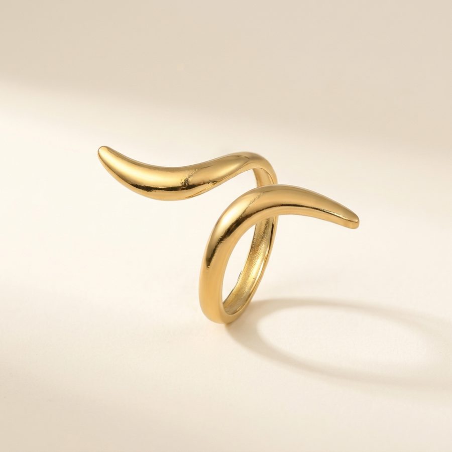 Crossed band adjustable ring, front view