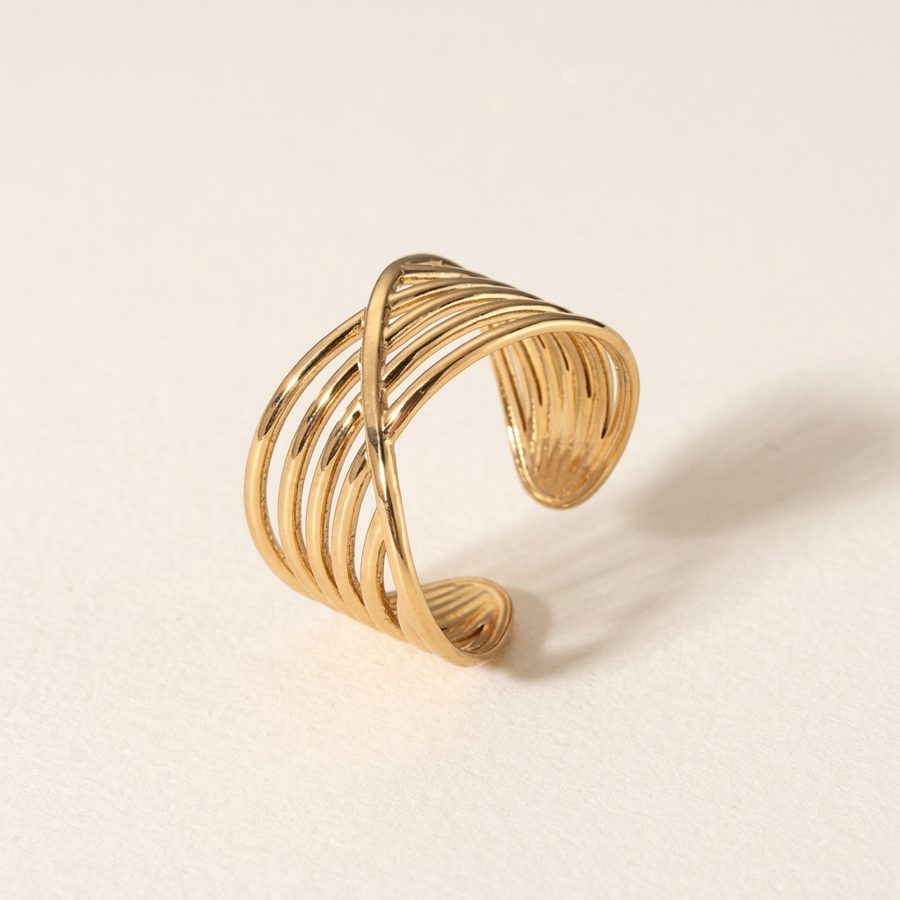 Multi-wire crossover adjustable ring, angled view