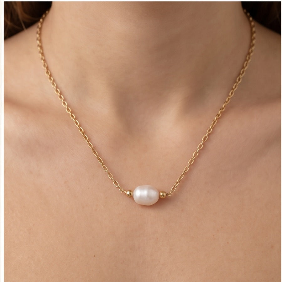 Gold Necklace with Natural Pearl Pendant